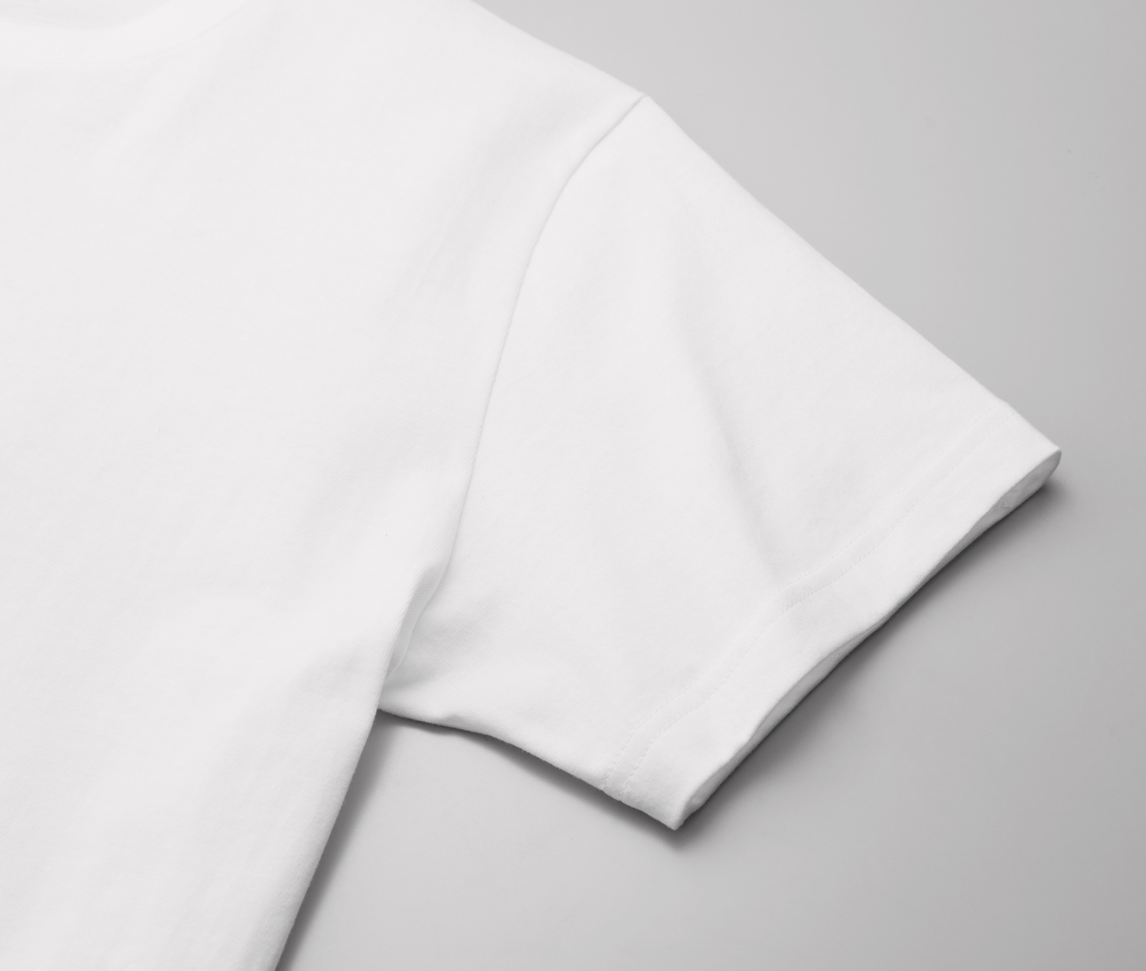 5.6オンス ハイクオリティーTシャツ 袖口の縫製ディテール