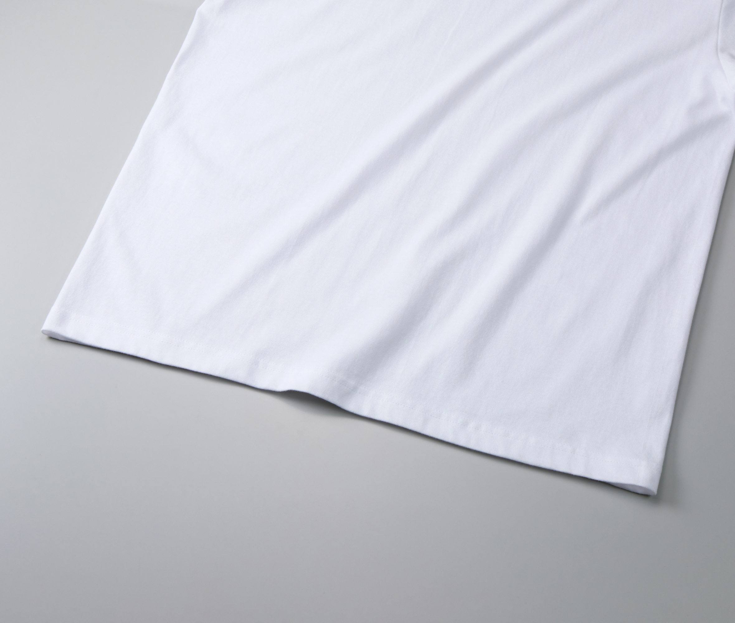 5.6オンス ハイクオリティーTシャツ 裾口の縫製ディテール