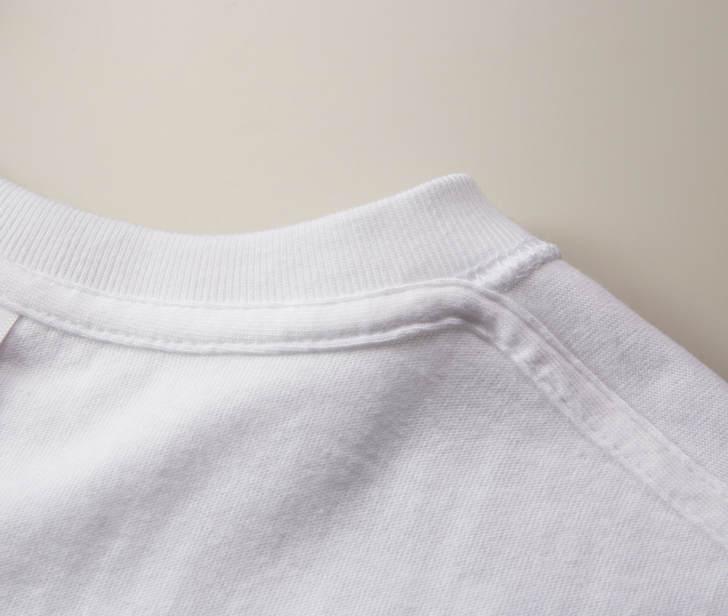 5.6オンス ハイクオリティーTシャツ タコバインダー始末ディテール